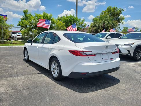 Used 2025 Toyota Camry LE FWD image 9