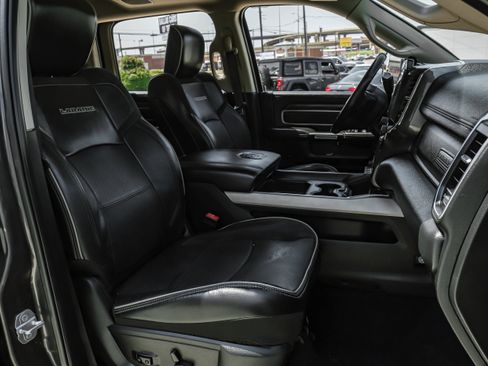 Used 2019 RAM 3500 Laramie AWD/4WD image 32