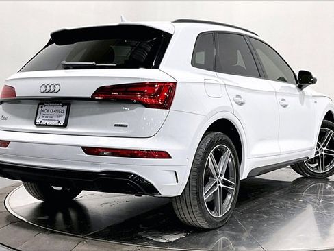 Used 2023 Audi Q5 e Prestige w/ Prestige Package image 2