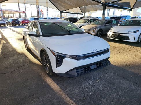 Used 2025 Kia K4 LXS image 16