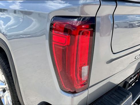 Used 2019 GMC Sierra 1500 SLT RWD image 28