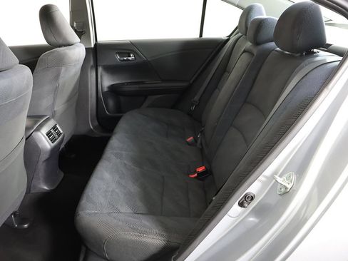 Used 2017 Honda Accord EX image 31