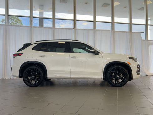 New 2026 Volkswagen Tiguan SE R-Line image 8