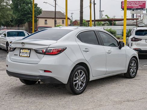 Used 2019 Toyota Yaris LE FWD image 4