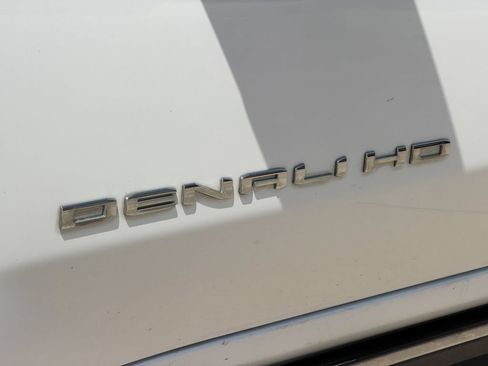 Used 2024 GMC Sierra 2500 Denali Ultimate AWD/4WD image 11