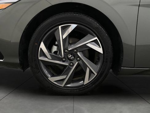 Certified 2025 Hyundai Elantra SEL image 12