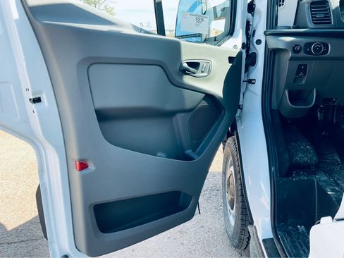 New 2025 Ford Transit 250 148 Medium Roof w/ Load Area Protection Package image 33