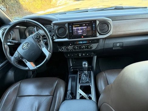 Used 2019 Toyota Tacoma Limited image 13