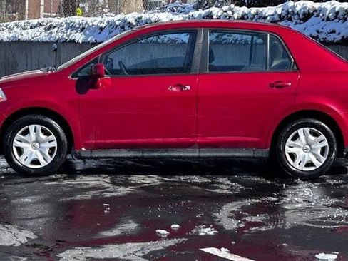 Used 2011 Nissan Versa 1.8 S FWD image 2
