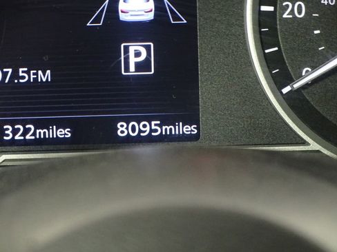 Used 2022 Nissan Versa SV w/ Trunk Package image 34