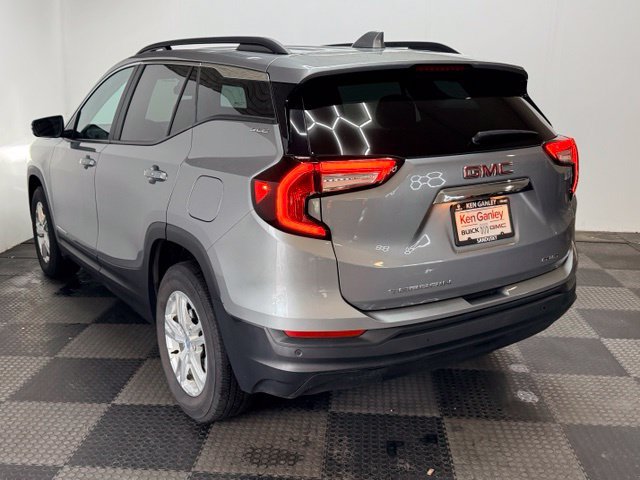 Used 2023 GMC Terrain SLE w/ Driver Convenience Package AWD/4WD image 8