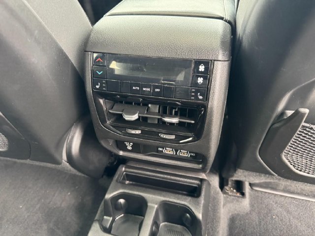 Used 2021 Jeep Grand Cherokee L Limited AWD/4WD image 16