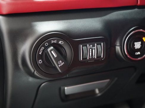 Used 2022 Maserati Ghibli Trofeo image 19