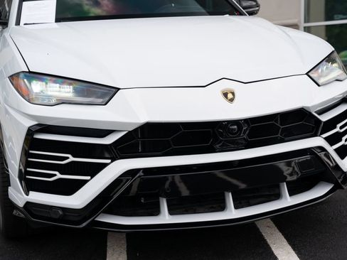 Used 2022 Lamborghini Urus AWD/4WD image 5