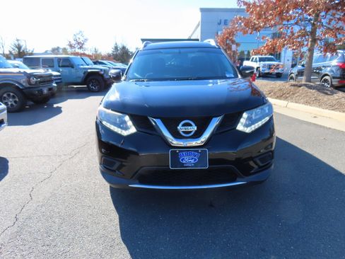 Used 2015 Nissan Rogue SV w/ SV Premium Package image 2