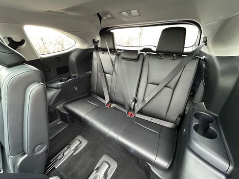 Used 2022 Toyota Highlander Platinum image 35