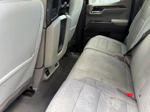 Used 2023 GMC Sierra 1500 SLE image 12