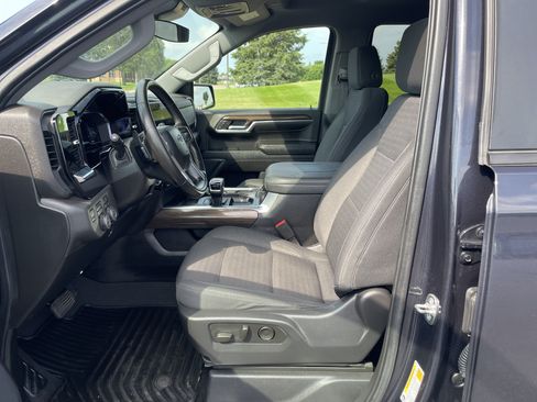 Used 2023 Chevrolet Silverado 1500 RST AWD/4WD image 17