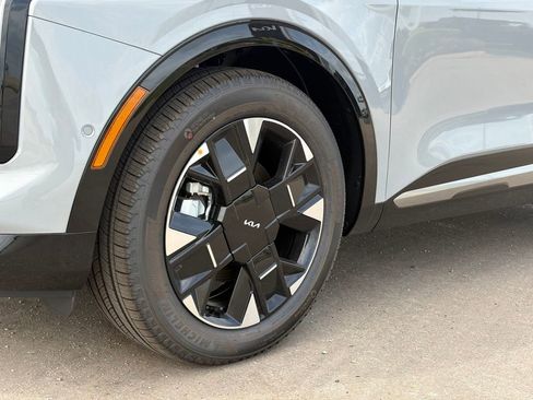 New 2026 Kia K4 FWD image 9