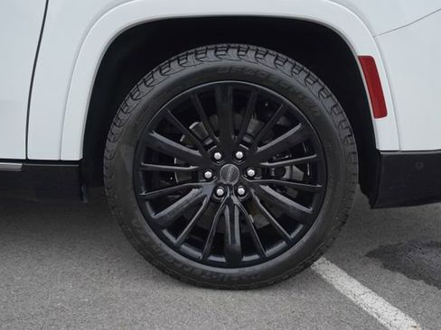 Used 2024 Jeep Grand Wagoneer L Series III image 45