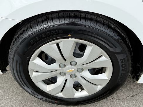 Used 2014 Chevrolet Cruze LS image 22