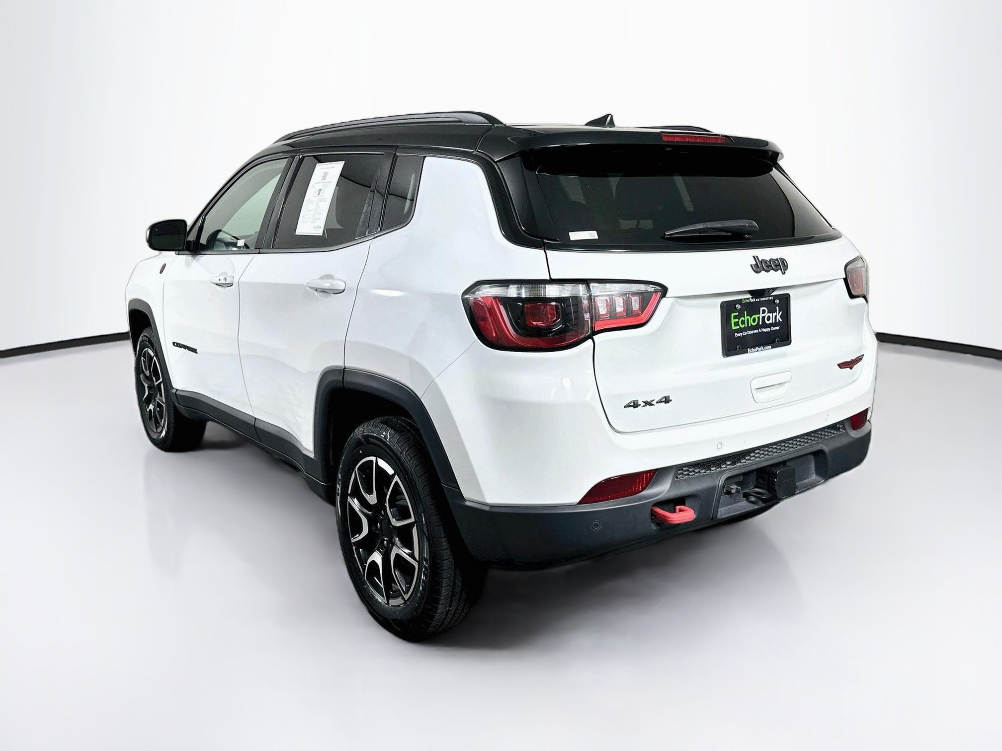 Used 2025 Jeep Compass Trailhawk w/ Trailer Tow Group AWD/4WD image 5