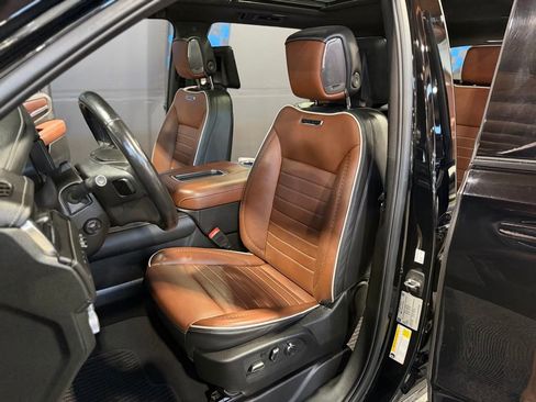 Used 2023 GMC Yukon Denali Ultimate AWD/4WD image 24