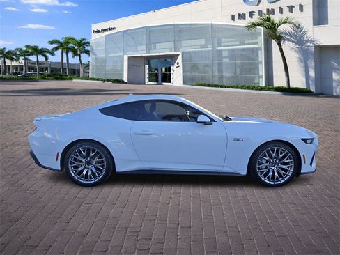 Used 2024 Ford Mustang GT Premium image 8
