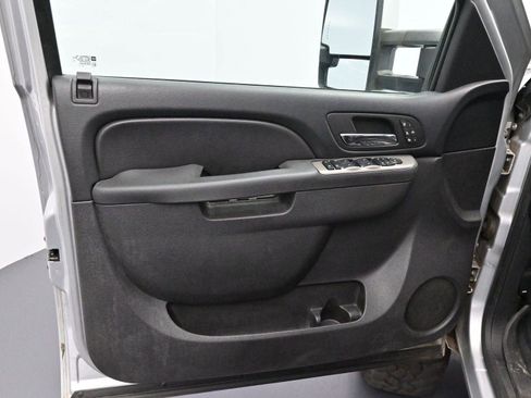 Used 2013 Chevrolet Silverado 2500 LTZ w/ LTZ Plus Package image 9