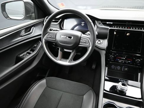 New 2025 Jeep Grand Cherokee L Laredo AWD/4WD image 11