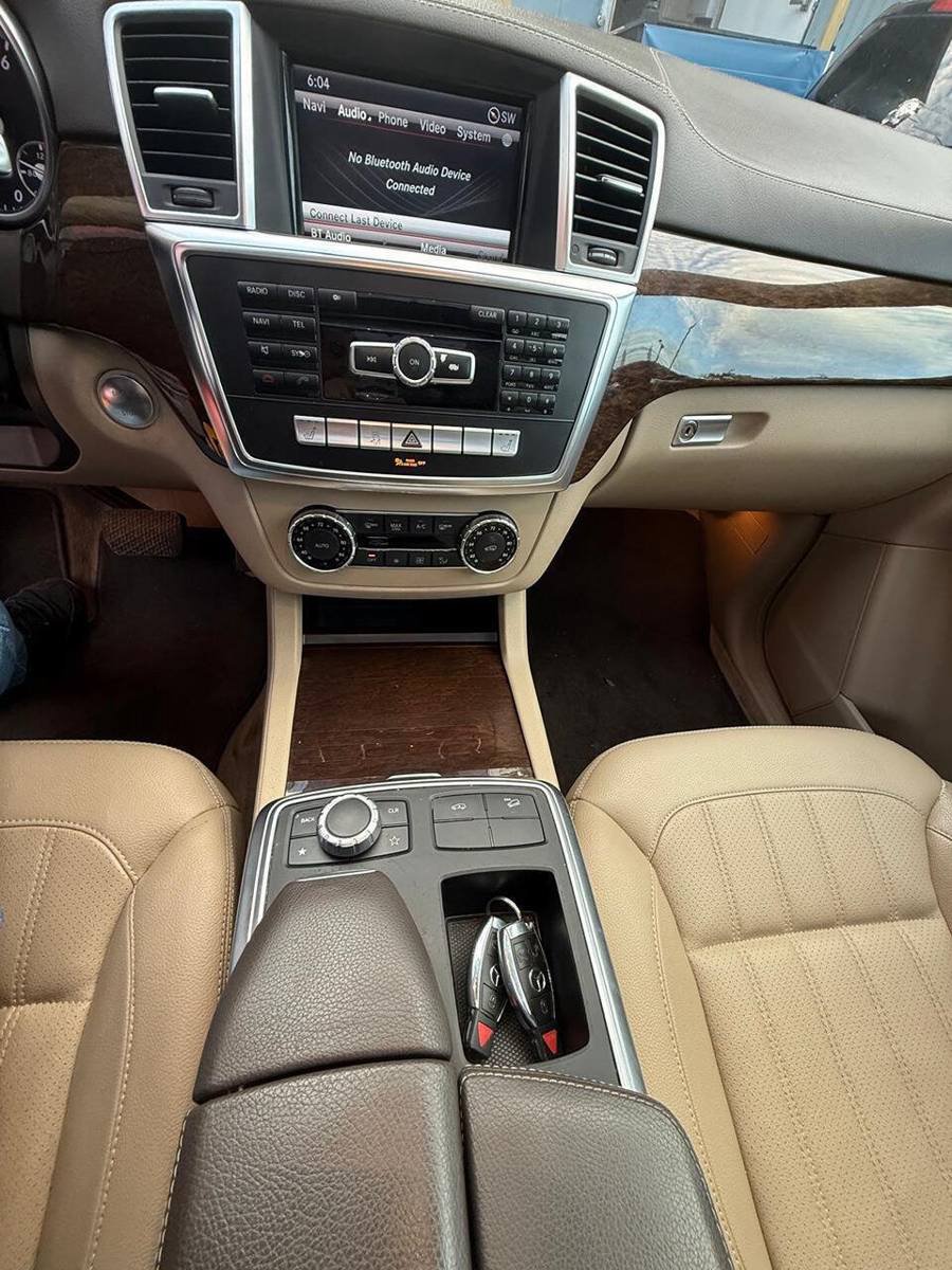 Used 2013 Mercedes-Benz GL 450 4MATIC image 26