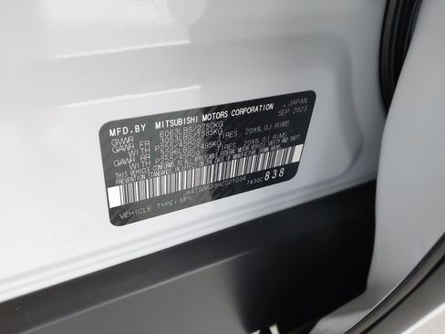 Used 2024 Mitsubishi Outlander 4WD Plug-In Hybrid image 34