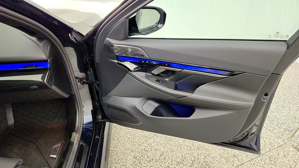 Used 2025 BMW M5 Touring w/ M Driver's Package AWD/4WD image 27