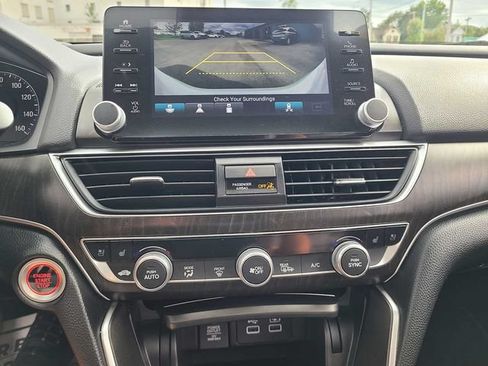 Used 2022 Honda Accord Touring image 30