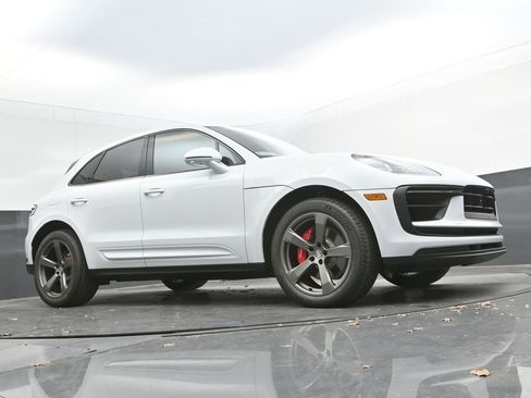 New 2026 Porsche Macan S image 43