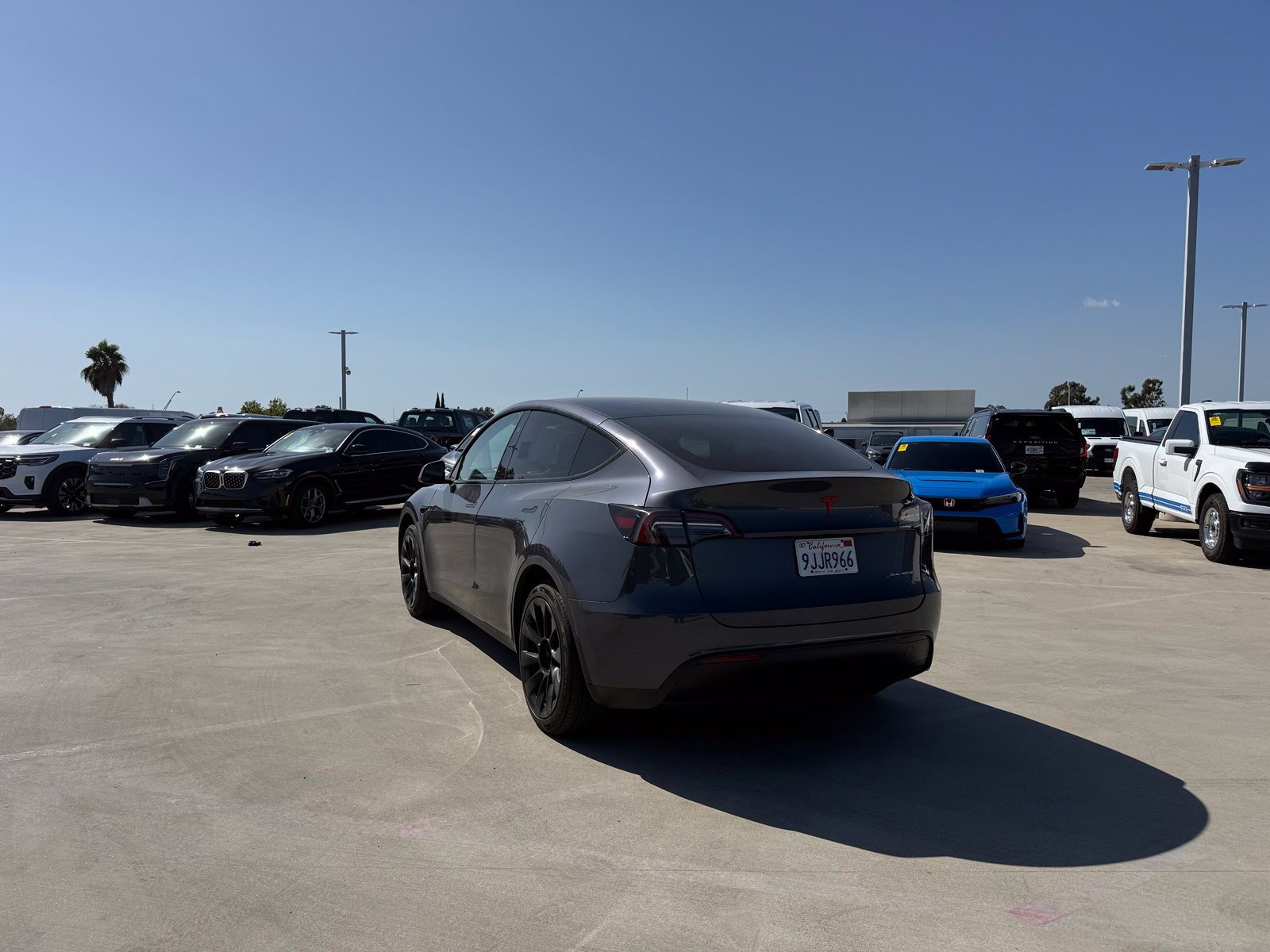 Used 2023 Tesla Model Y Long Range AWD/4WD image 2