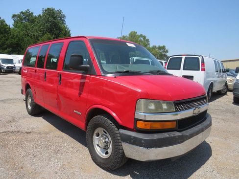 Used 2003 Chevrolet Express 2500 Passenger w/ LS Preferred Equipment Group RWD image 3