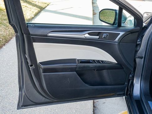 Used 2014 Ford Fusion Titanium image 8