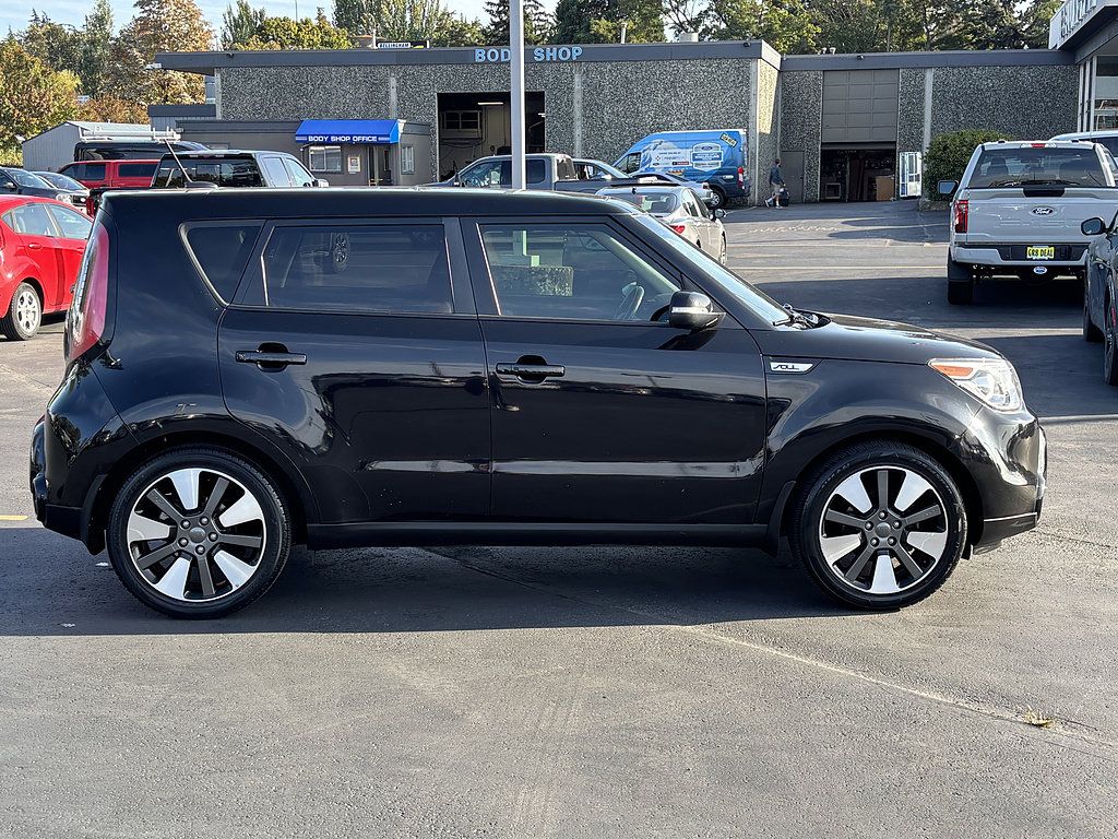 Used 2016 Kia Soul ! w/ Premium Package FWD image 4