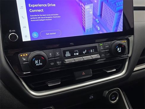 Used 2025 Toyota Grand Highlander AWD image 21