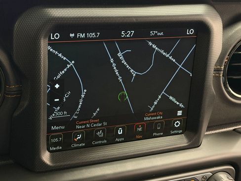 Used 2023 Jeep Wrangler Unlimited Sahara AWD/4WD image 17