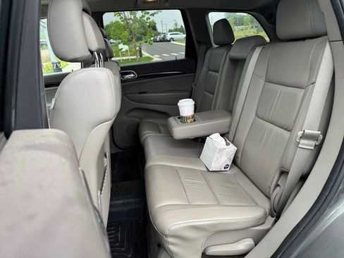 Used 2013 Jeep Grand Cherokee Laredo AWD/4WD image 22