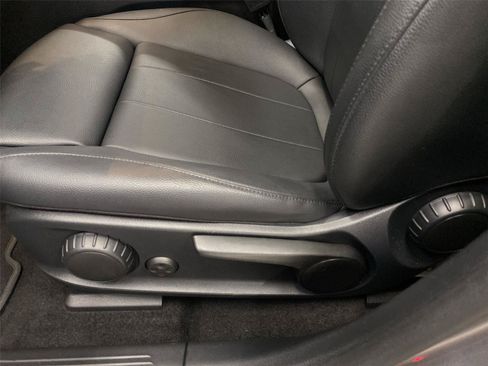 Used 2022 Mercedes-Benz EQB 350 4MATIC image 18