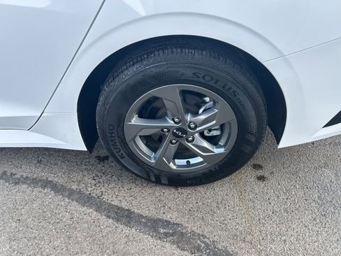 Used 2023 Kia K5 LXS FWD image 40