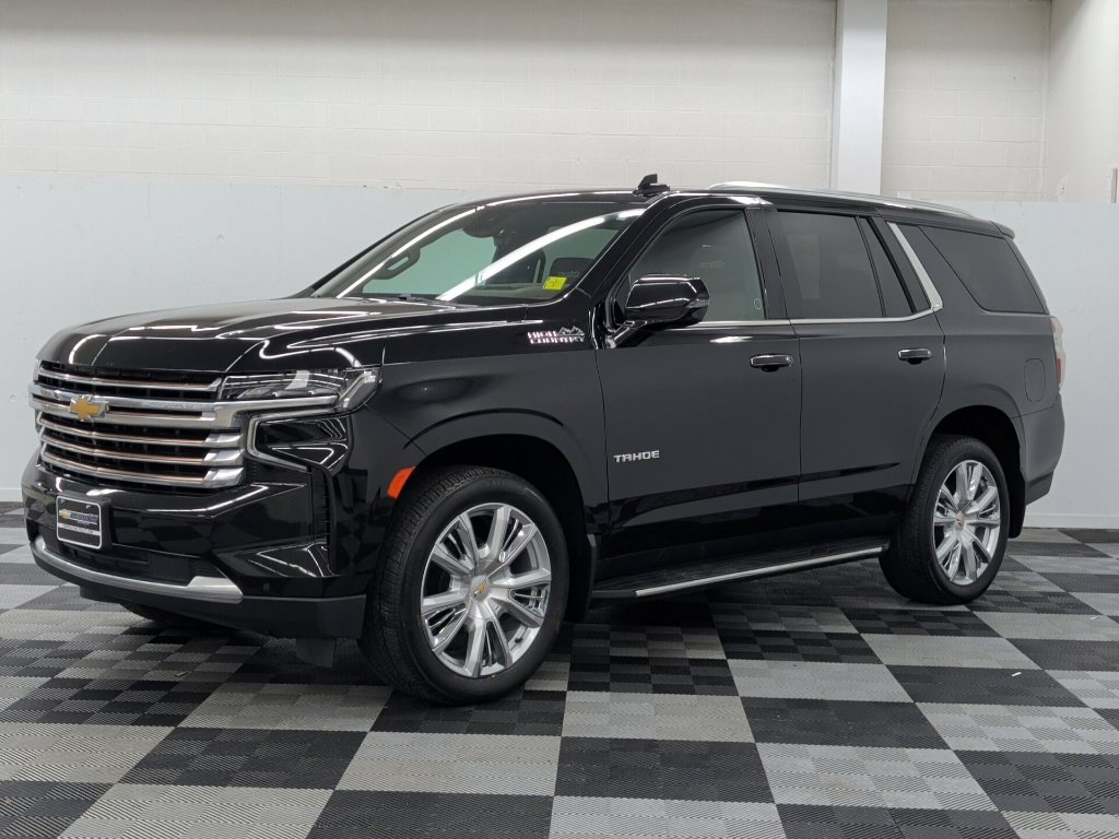 Used 2024 Chevrolet Tahoe High Country AWD/4WD image 3