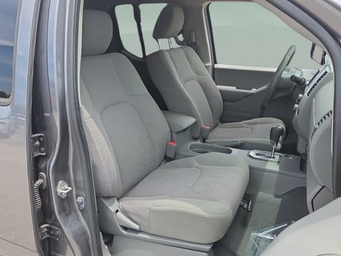 Used 2021 Nissan Frontier SV w/ Midnight Edition Floor Mats RWD image 17