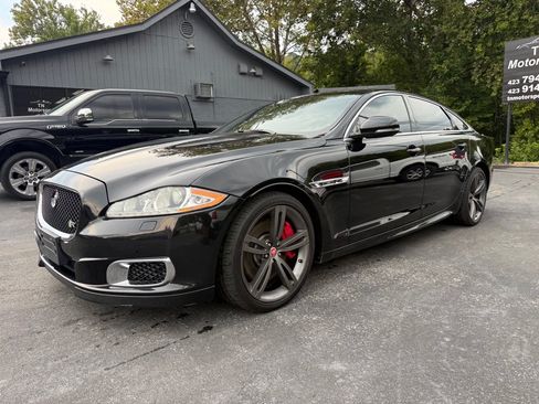Used 2014 Jaguar XJ R LWB RWD image 3