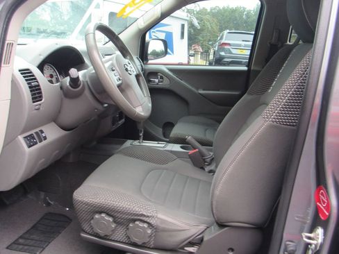 Used 2019 Nissan Frontier Desert Runner RWD image 13