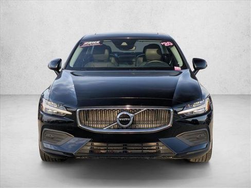 Used 2020 Volvo S60 T6 Momentum w/ Protection Package Premier image 2