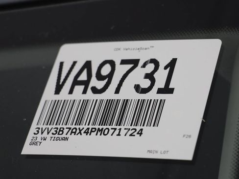 Used 2023 Volkswagen Tiguan SE FWD image 24